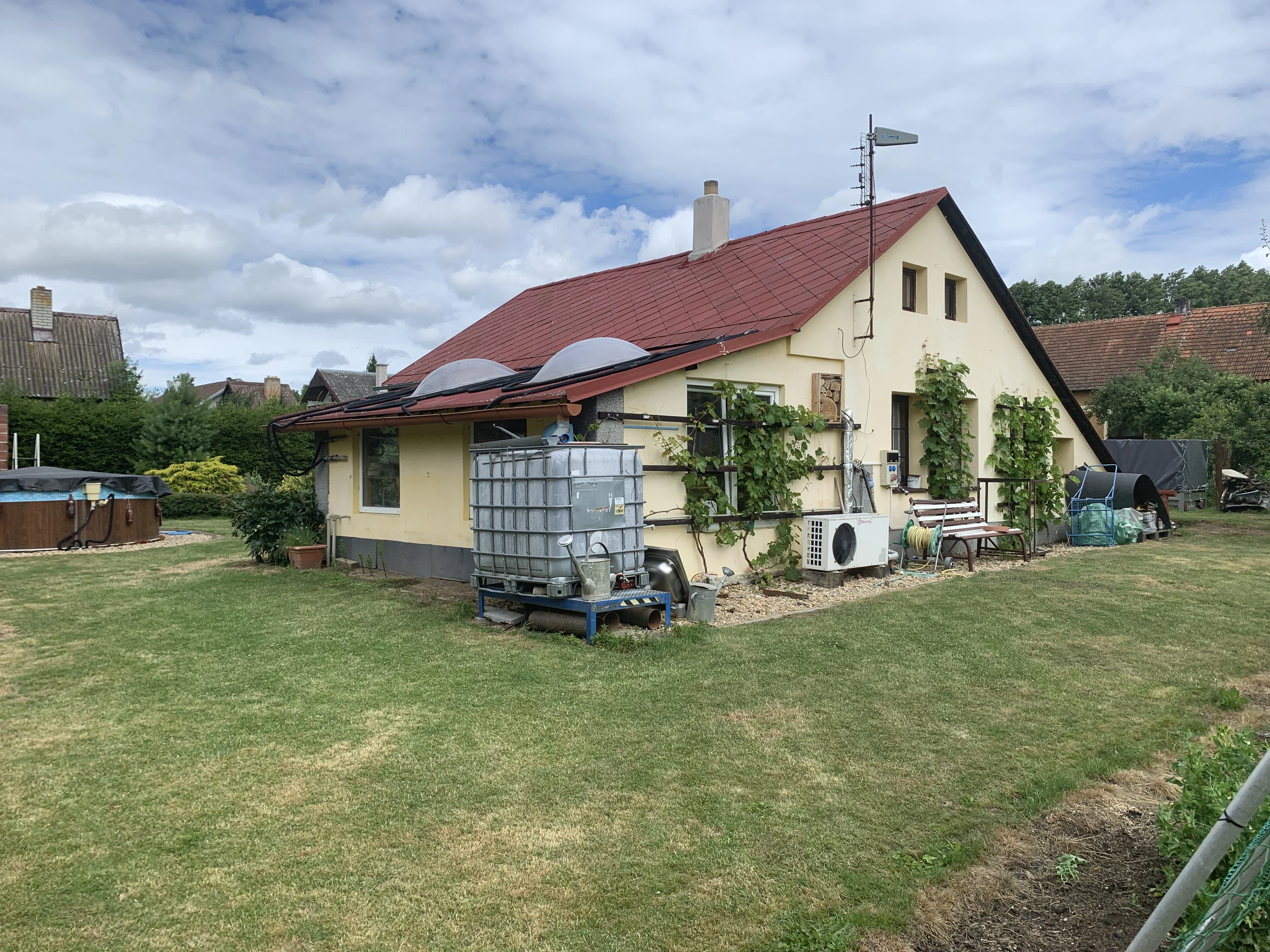 Cottage in Lisovice – back view